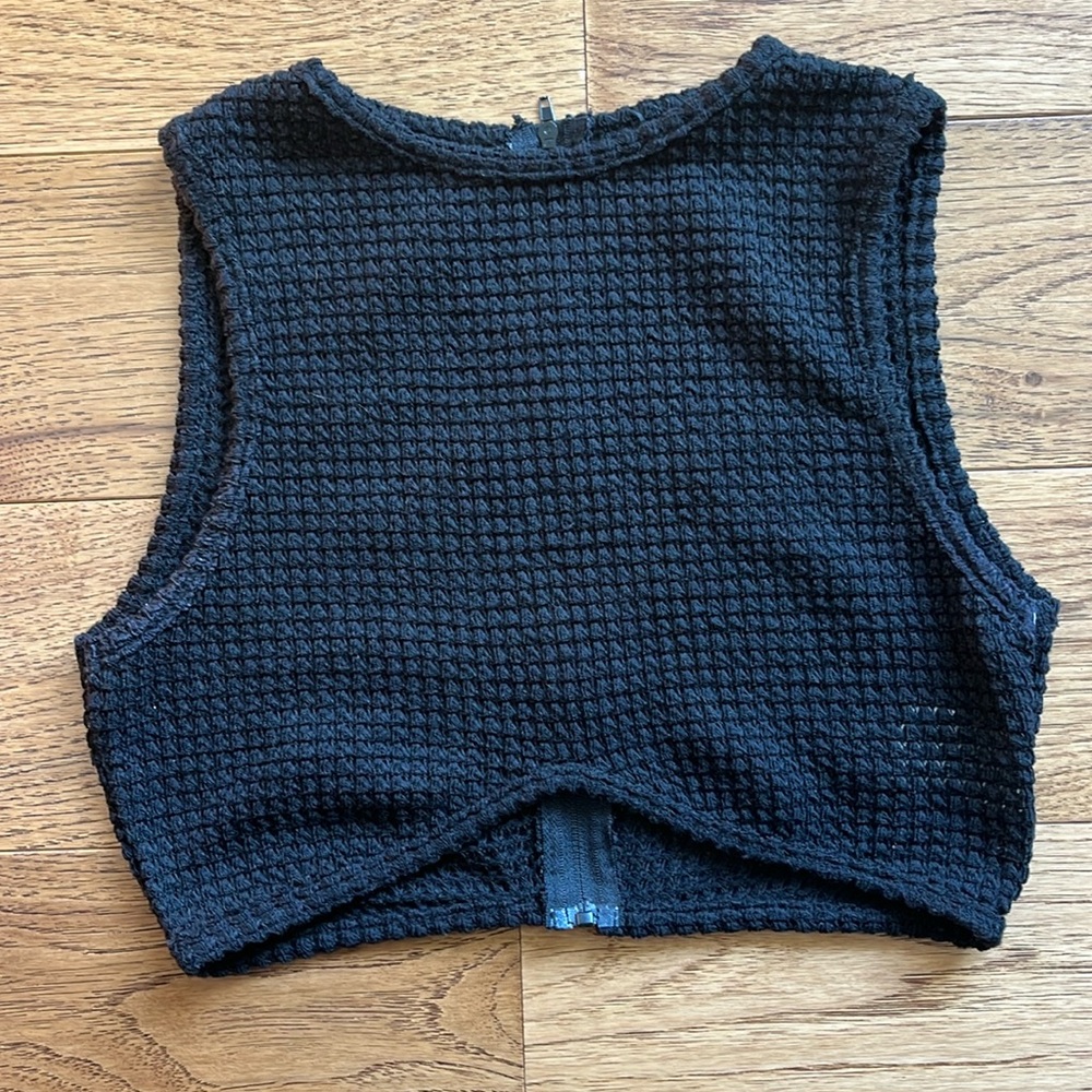 Cropped knit black sleeveless black top s